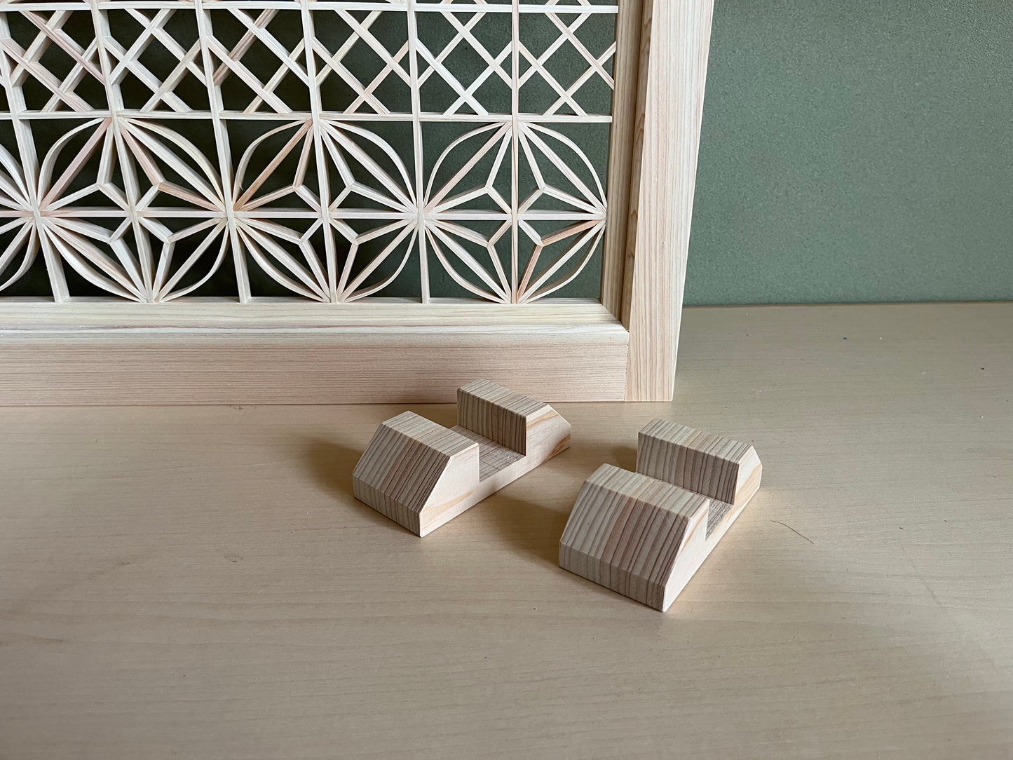 Kumiko work art panel L pattern 6 domestic cypress with dedicated stand